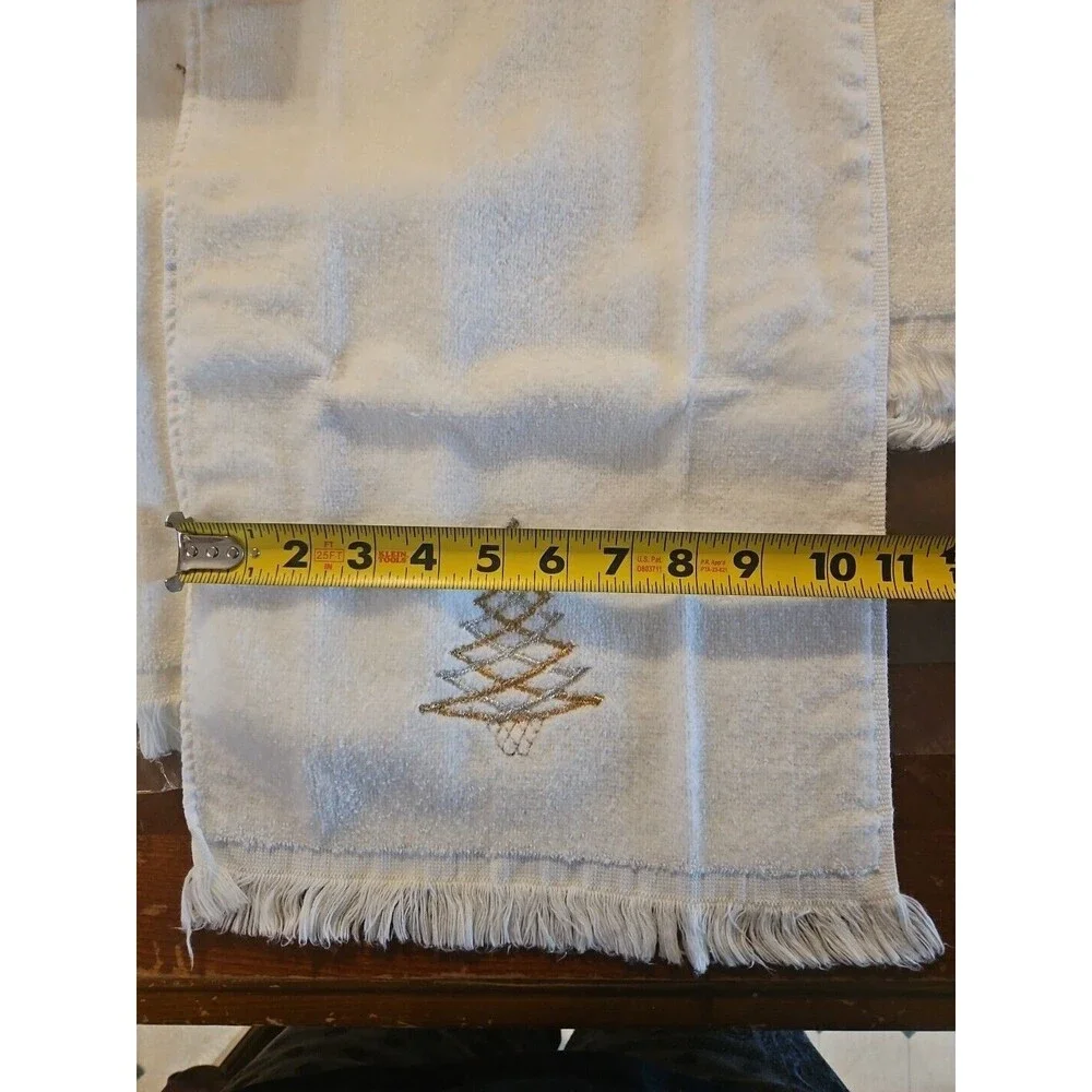 4 Vtg New Stevens Fine Fashions Reindeer Christmas Tree Hand Towels Gold Silver
